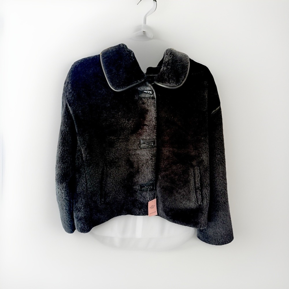 NWT PRETTY LITTLE THING Black Oversized Faux Fur Jacket Size L